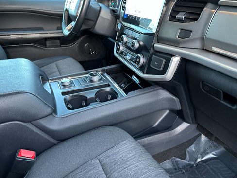 Certified 2024 Ford Expedition Max XLT image 17