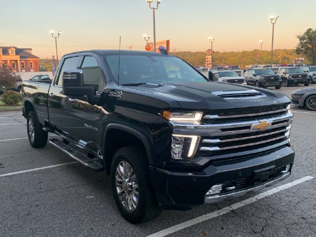 Used 2023 Chevrolet Silverado 3500 High Country AWD/4WD image 3