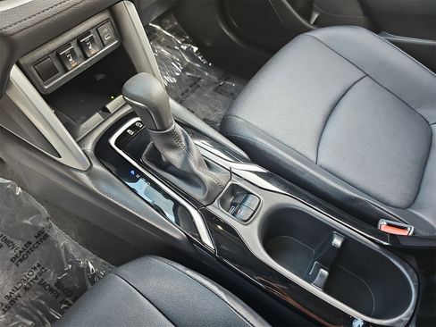 Used 2024 Toyota Corolla Cross XLE image 24