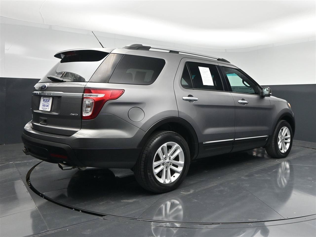 Used 2014 Ford Explorer XLT AWD/4WD image 6