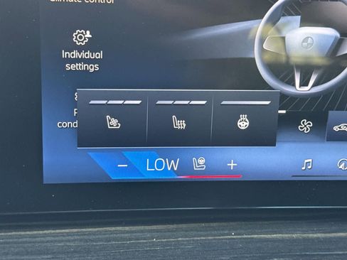 Used 2024 BMW X5 xDrive50e image 20