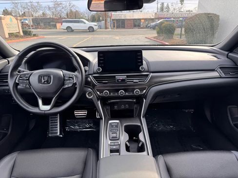 Used 2022 Honda Accord Sport image 19