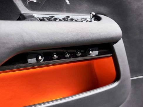 Used 2020 Rolls-Royce Wraith RWD image 32