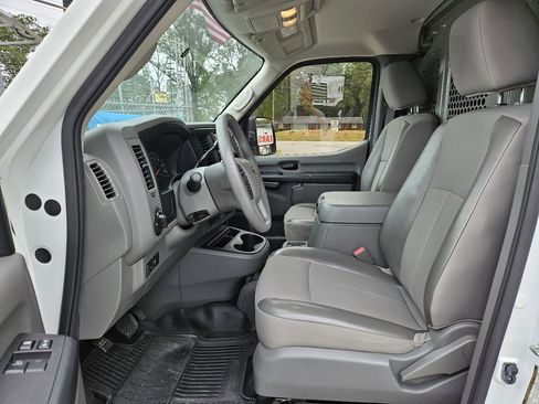 Used 2019 Nissan NV 2500 SV image 10