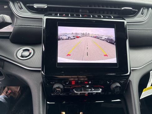New 2026 Jeep Grand Cherokee Laredo AWD/4WD image 13