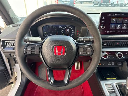 Used 2024 Honda Civic Type R image 5