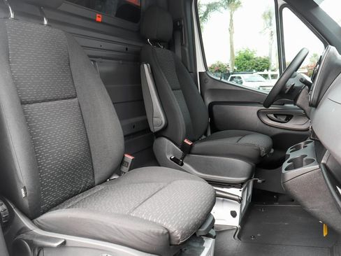 Used 2023 Mercedes-Benz Sprinter 144 Cargo image 31