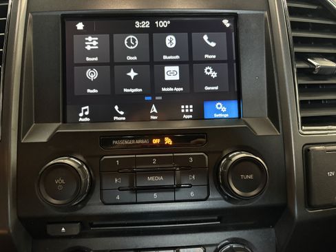 Used 2018 Ford F150 XLT w/ Equipment Group 302A Luxury AWD/4WD image 17
