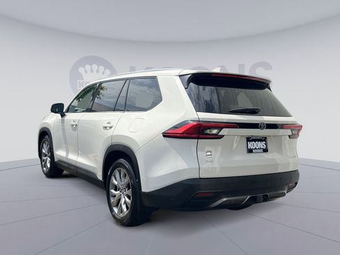 Used 2024 Toyota Grand Highlander AWD image 4
