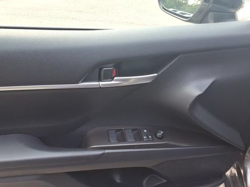 Used 2024 Toyota Camry SE FWD image 12