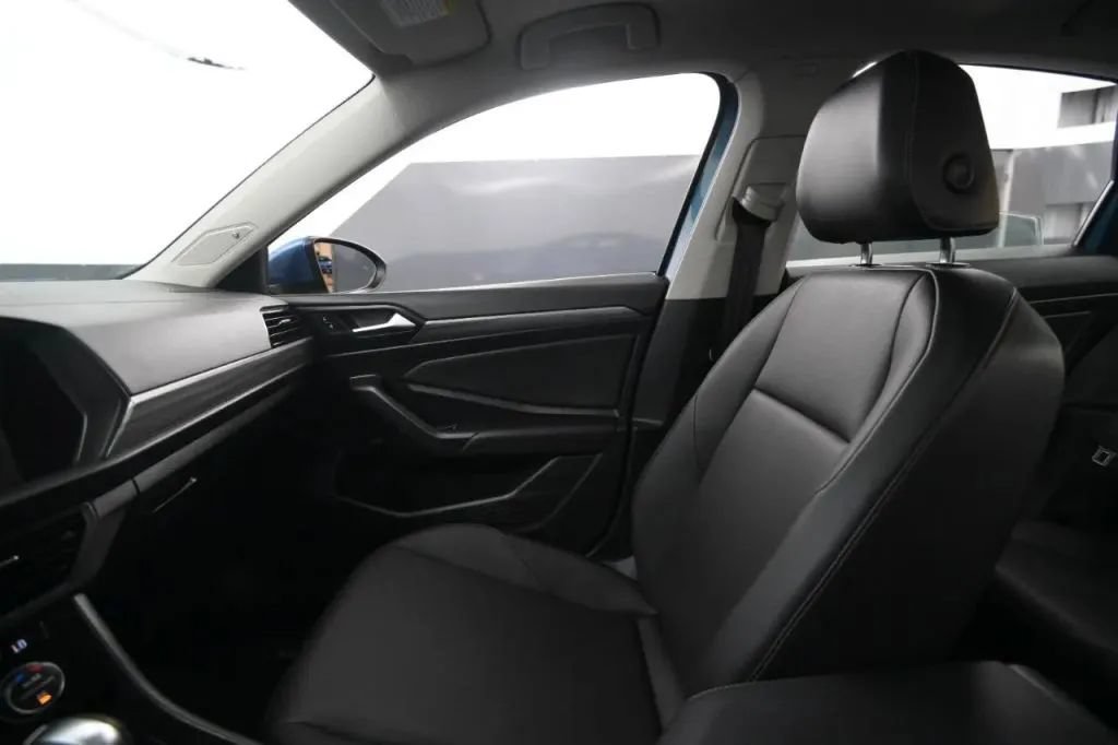 Used 2019 Volkswagen Jetta SEL FWD image 24