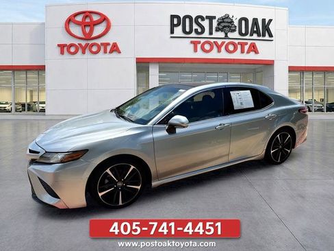 Used 2019 Toyota Camry XSE FWD image 3