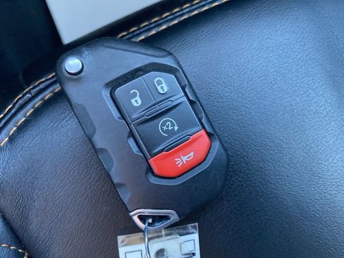 Certified 2021 Jeep Gladiator Overland image 28