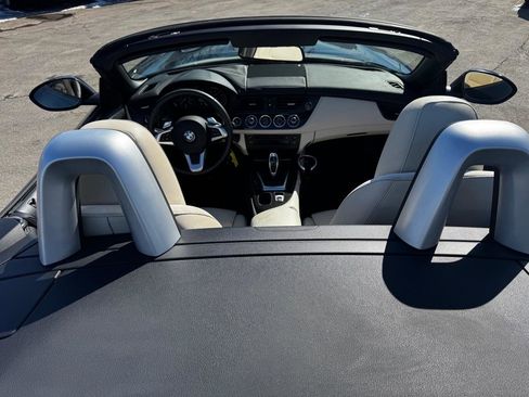 Used 2011 BMW Z4 sDrive35i RWD image 16