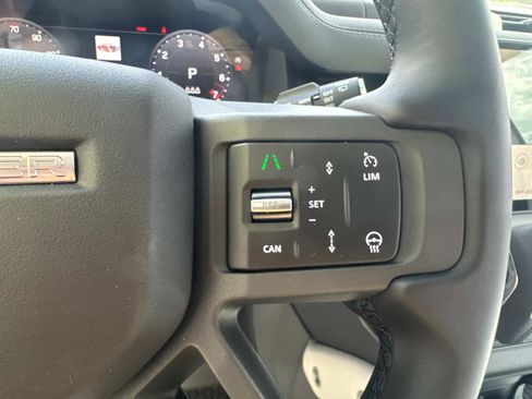 New 2025 Land Rover Defender 110 S image 28