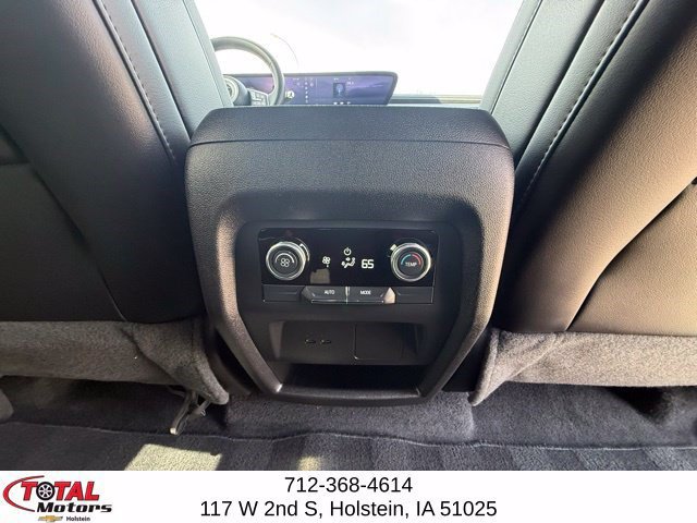 Used 2025 Buick Enclave Preferred AWD/4WD image 15
