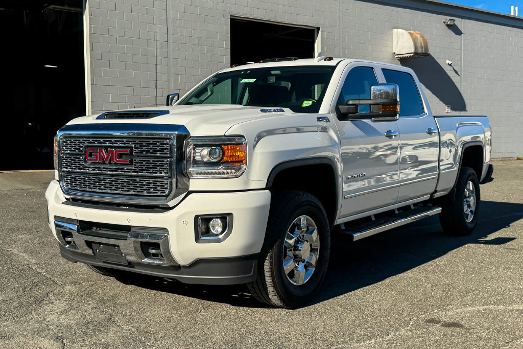 Used 2019 GMC Sierra 3500 Denali w/ Duramax Plus Package AWD/4WD image 7