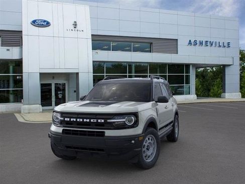 New 2024 Ford Bronco Sport Outer Banks image 2