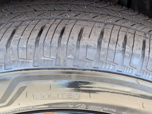 Used 2023 Nissan Ariya FWD image 11