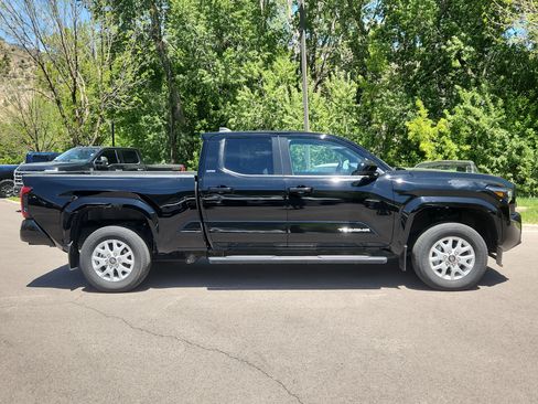 Certified 2024 Toyota Tacoma SR5 AWD/4WD image 2