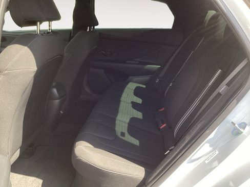 Used 2025 Hyundai Elantra SEL FWD image 27