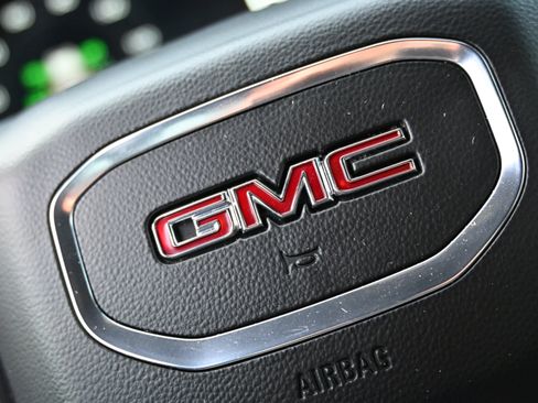 Used 2022 GMC Yukon SLT w/ SLT Premium Package AWD/4WD image 38