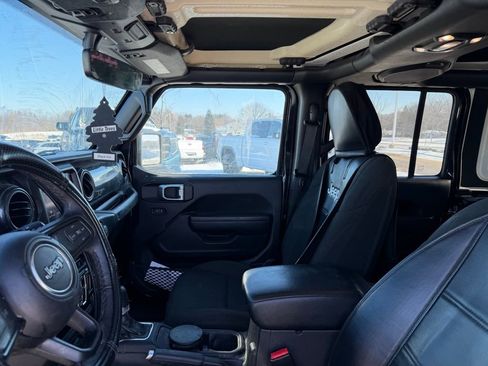 Used 2023 Jeep Wrangler Unlimited Sport AWD/4WD image 11