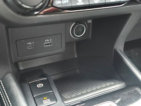 Used 2024 Nissan Kicks SR w/ SR Premium Package FWD image 25