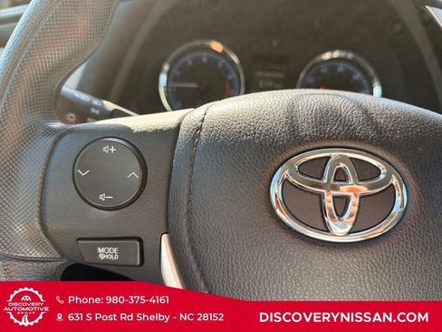 Used 2018 Toyota Corolla LE FWD image 23