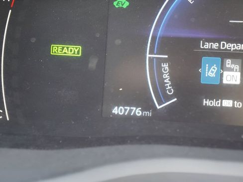Used 2025 Toyota Camry LE FWD image 24
