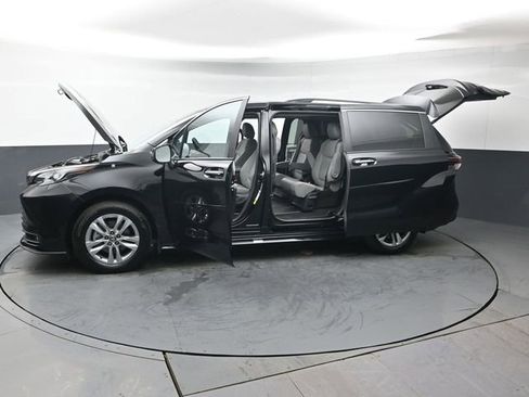 Certified 2026 Toyota Sienna XLE AWD/4WD image 52