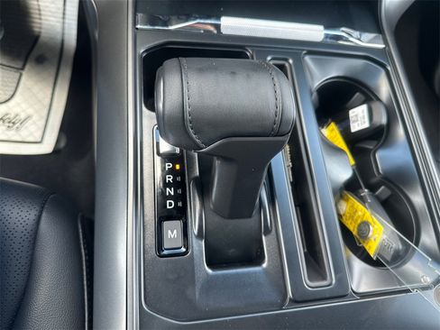 New 2025 Ford F150 Lariat w/ Equipment Group 501A Mid image 25