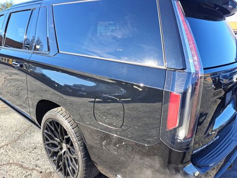 Used 2021 Cadillac Escalade ESV Sport Platinum image 19