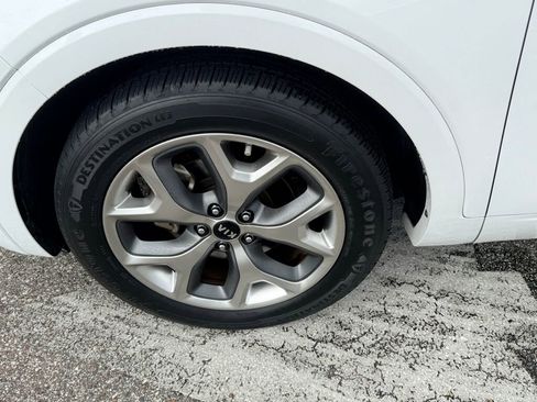 Used 2019 Kia Sorento SX image 17