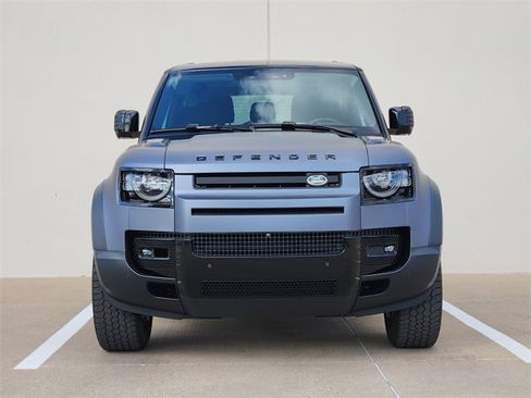 Used 2024 Land Rover Defender 90 S image 2