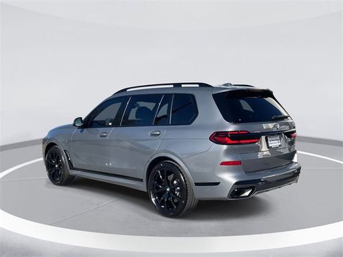 Used 2024 BMW X7 xDrive40i w/ M Sport Package image 5