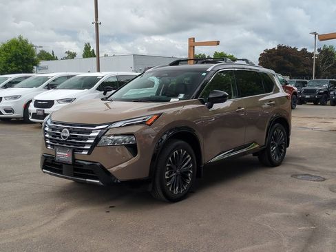 Used 2025 Nissan Rogue Platinum w/ Platinum Premium Package AWD/4WD image 5
