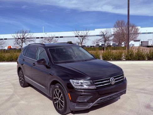 Used 2021 Volkswagen Tiguan SE image 2