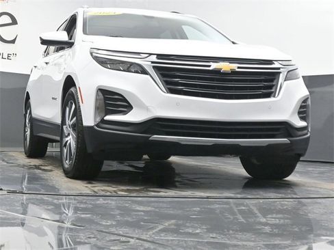 Used 2024 Chevrolet Equinox LT w/ LPO, Floor Liner Package image 3