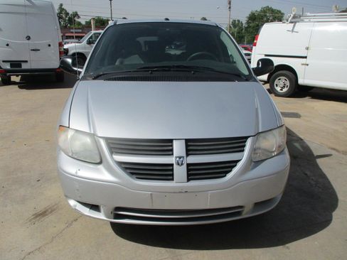Used 2007 Dodge Grand Caravan SE w/ Popular Equipment Group I FWD image 3