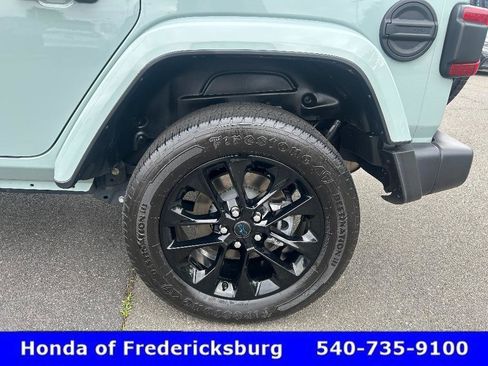 Used 2024 Jeep Wrangler Unlimited Sahara AWD/4WD image 34
