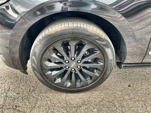 Used 2023 Lincoln Navigator Reserve image 32