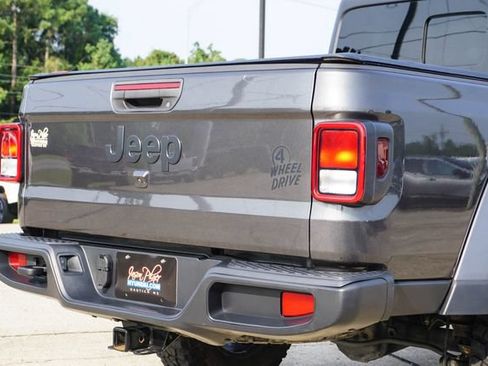 Used 2023 Jeep Gladiator Sport AWD/4WD image 5