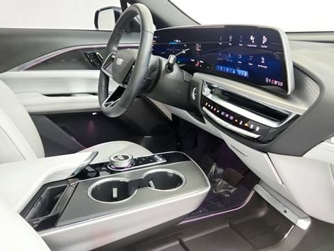 Used 2024 Cadillac Lyriq Luxury RWD image 37