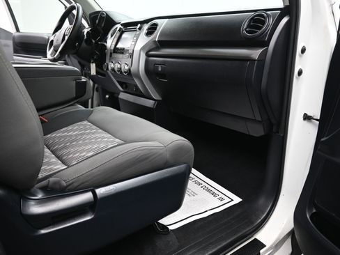 Used 2018 Toyota Tundra SR5 image 27