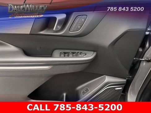 Used 2025 Buick Enclave Preferred image 17