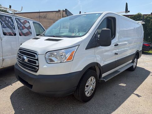 Used 2018 Ford Transit 250 130 Low Roof w/ Exterior Upgrade Package RWD image 2
