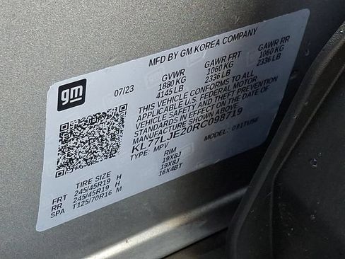 Used 2024 Chevrolet Trax RS w/ Sunroof Package FWD image 27