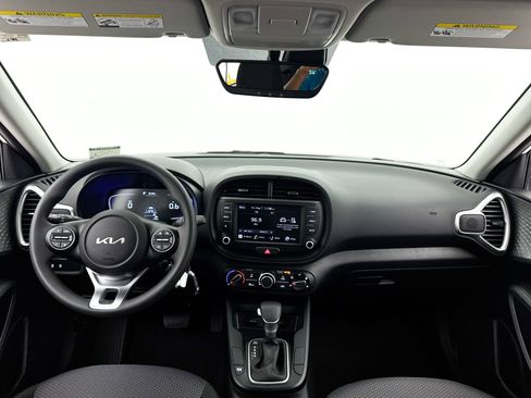 Used 2025 Kia Soul LX FWD image 20