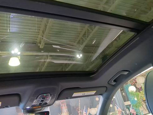 Used 2019 Audi Q8 Premium Plus w/ Premium Plus image 13